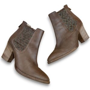 AQUATALIA Chelsea Ankle Boots Back Zip Heeled Booties Woven Sides Brown 9.5